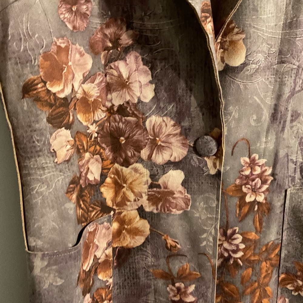 Solitaire Floral Long Vest in Mauve and Rust - Picture 4 of 9